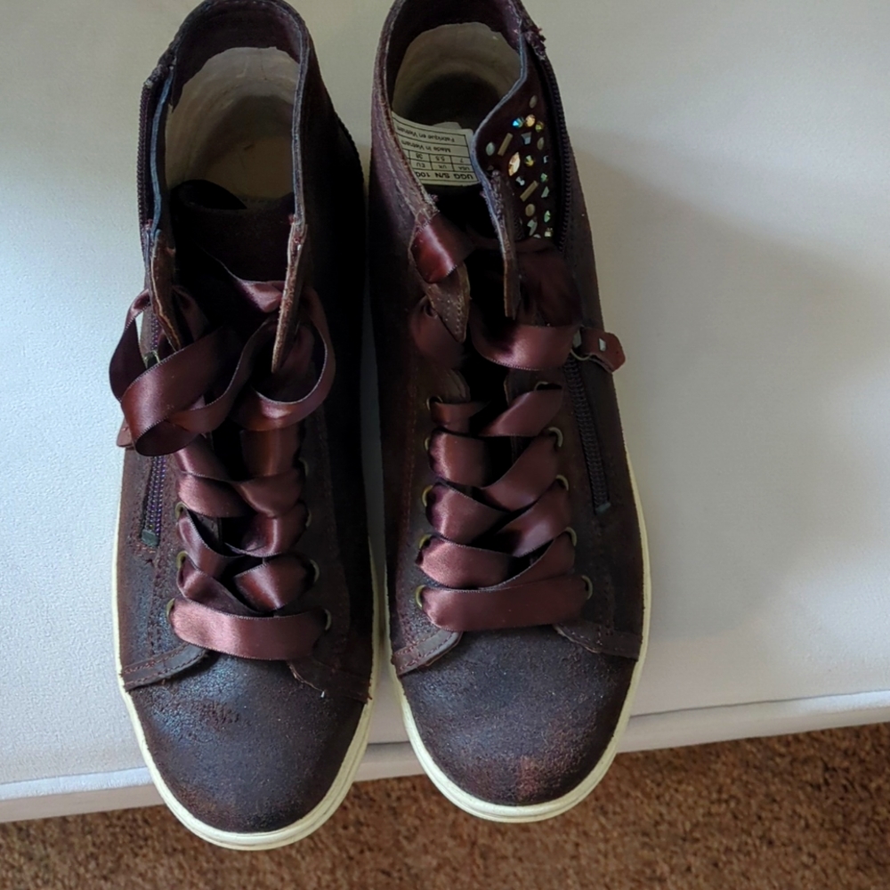 UGG chocolate crystal Hightower sneakers size 7
